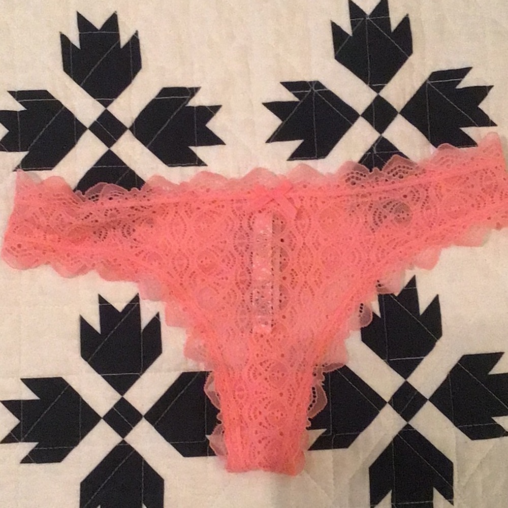VS Coral & White Thongs. *SOLD OUT*